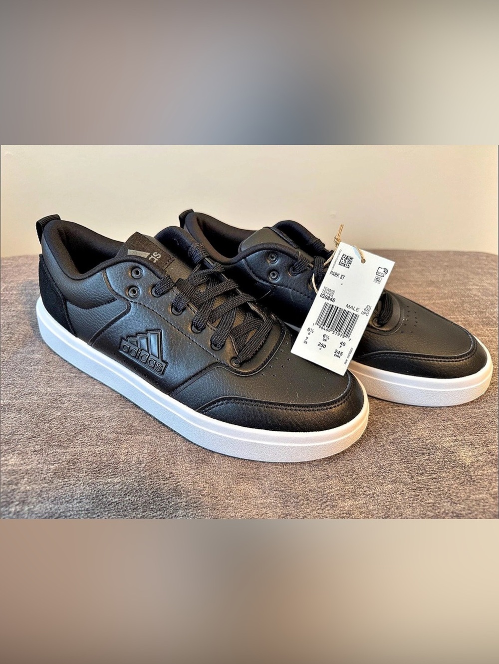 Adidas Black & White Sneakers US 7.5